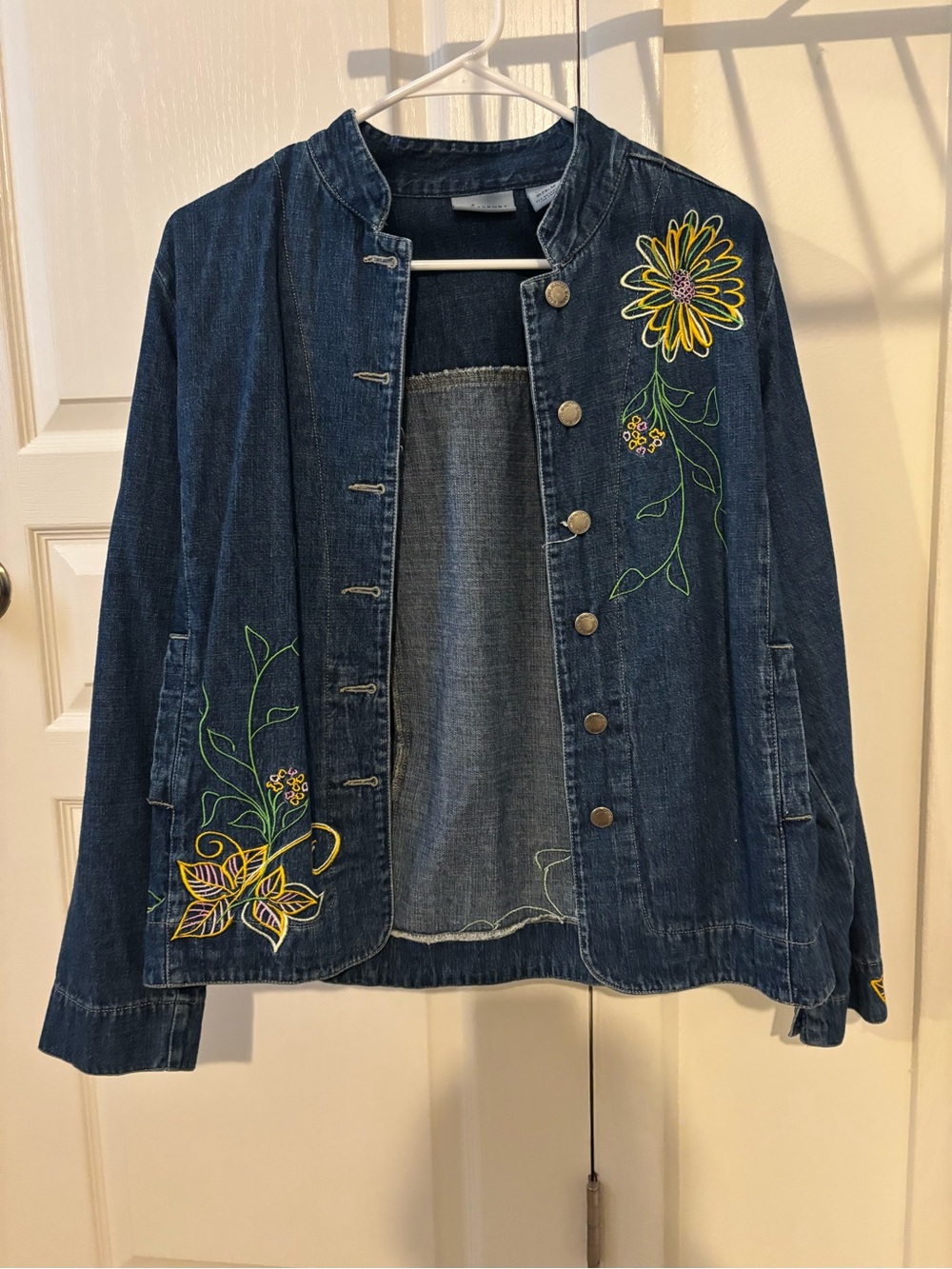 VTG Embroidered Dark Blue Denim Jacket with Floral Accents